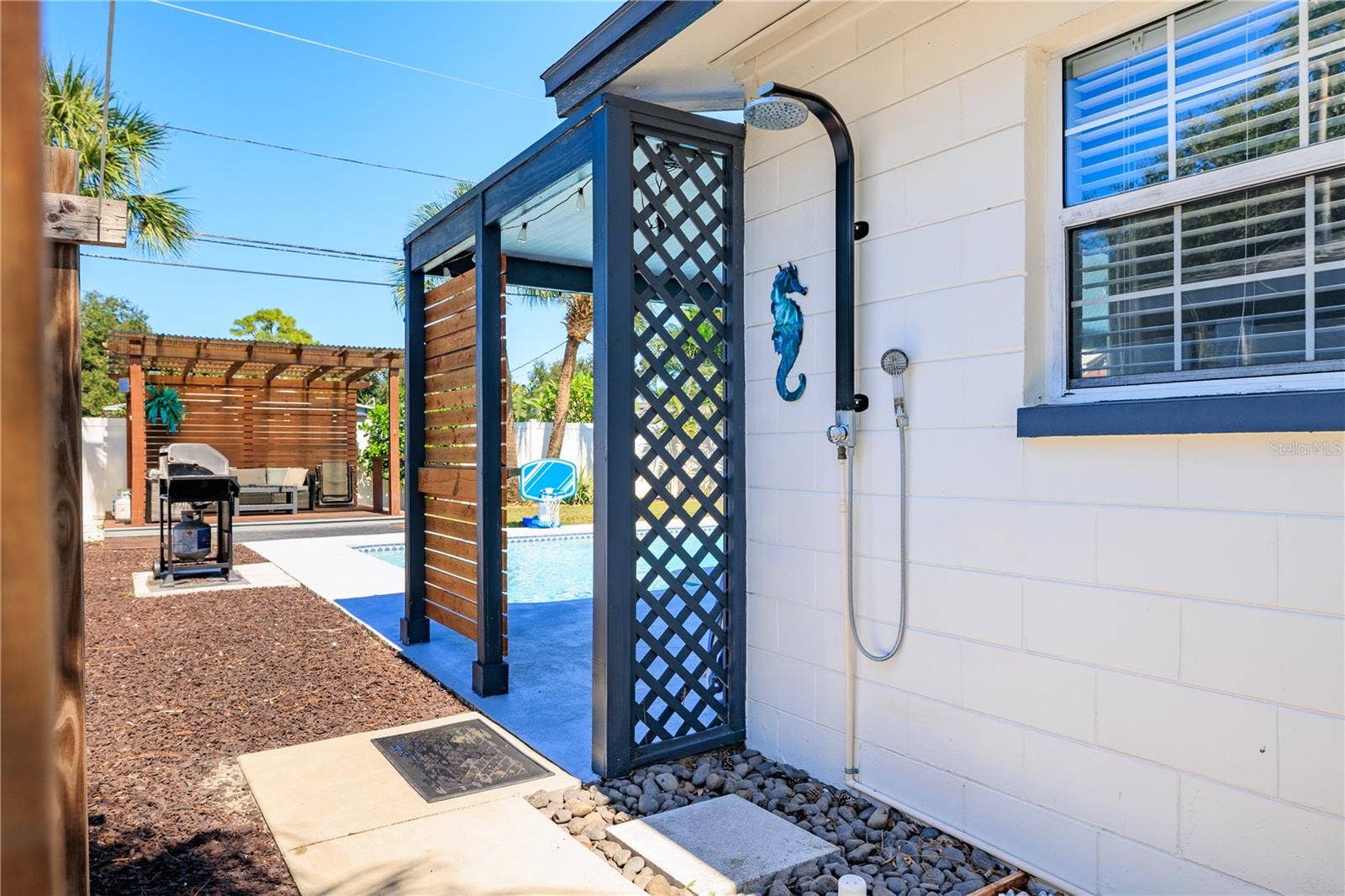 8085 24TH AVENUE N, St Petersburg, FL 33710