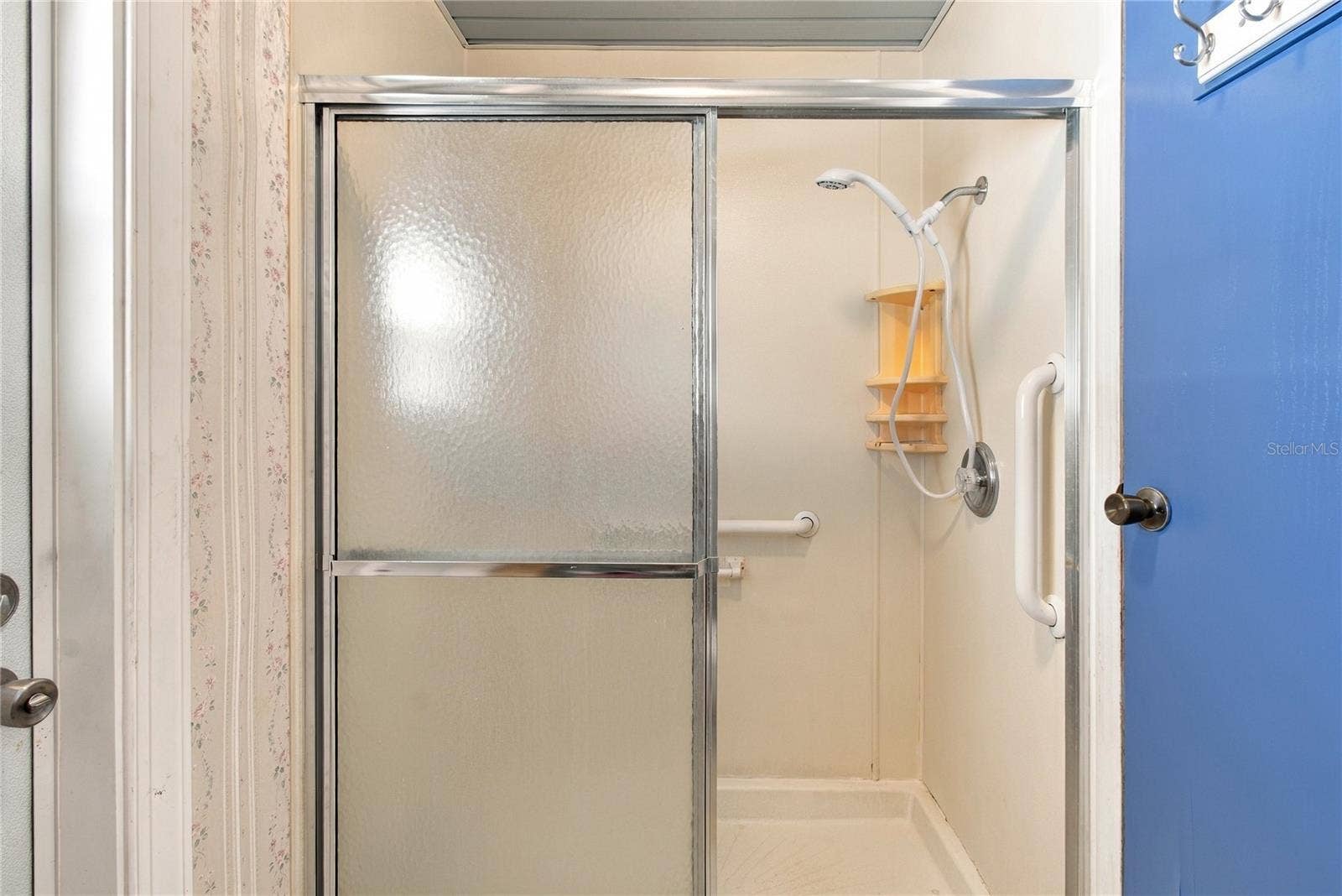 808 53RD AVENUE E, #19, Bradenton, FL 34203 Shower