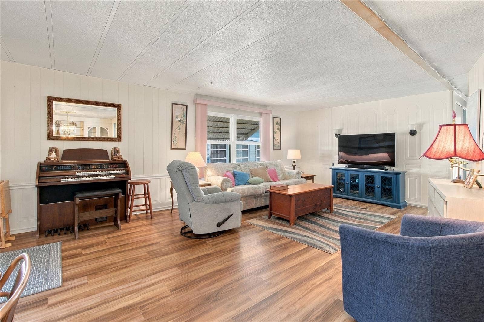 808 53RD AVENUE E, #19, Bradenton, FL 34203 Living Room