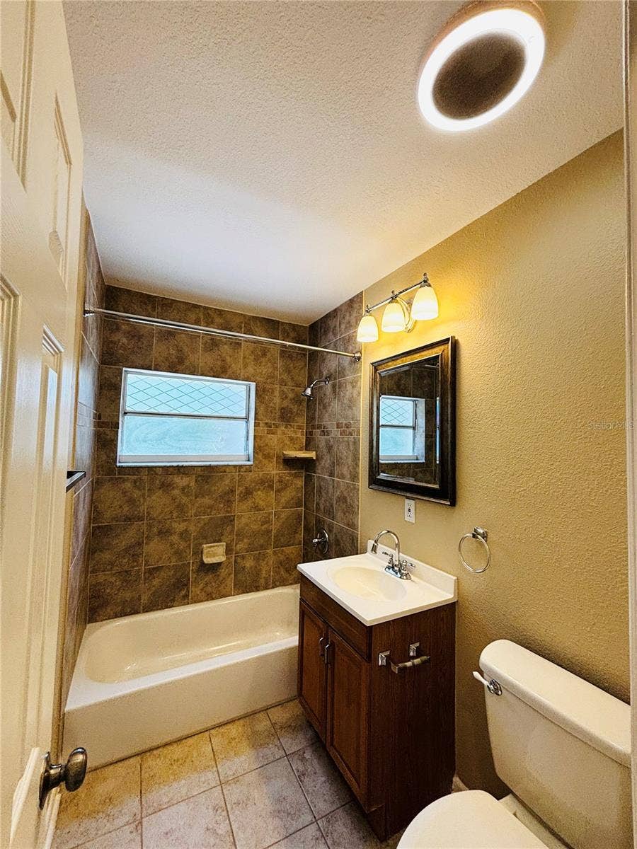 21147 BERSELL AVENUE, Port Charlotte, FL 33952 21147 BERSELL AVENUE, Port Charlotte, FL 33952