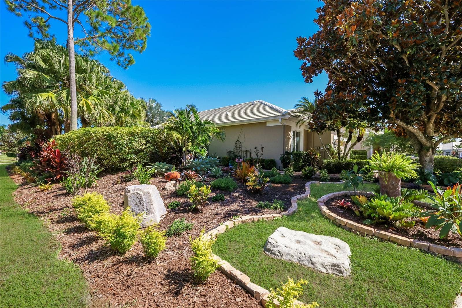 8705 52ND DRIVE E, Bradenton, FL 34211 8705 52ND DRIVE E, Bradenton, FL 34211