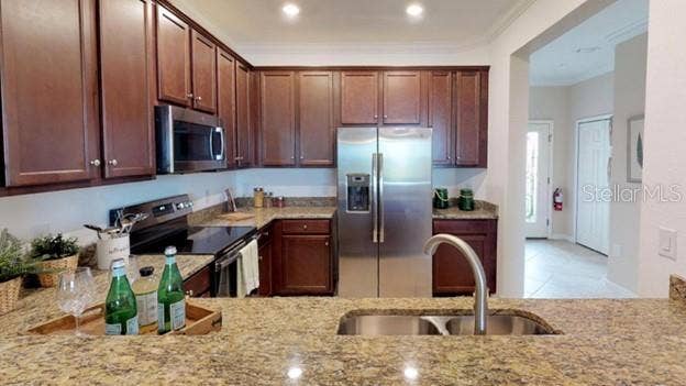 15251 SUNNY DAY DRIVE, Bradenton, FL 34211 KitchenThe cabinets installed are white.