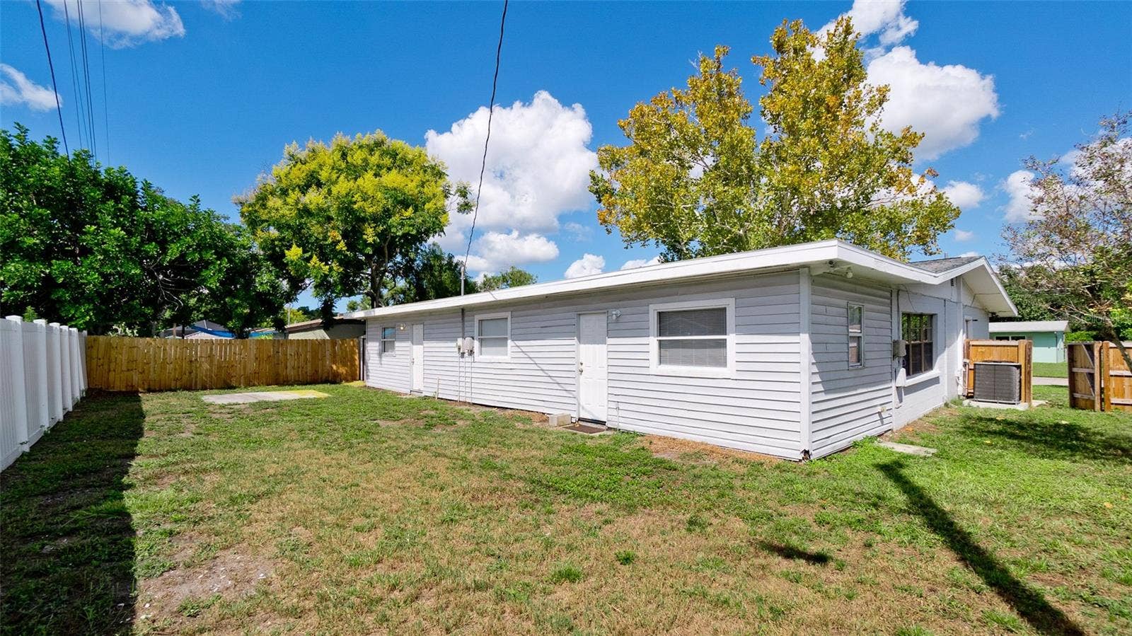 2205 24TH AVENUE W, Bradenton, FL 34205 2205 24TH AVENUE W, Bradenton, FL 34205