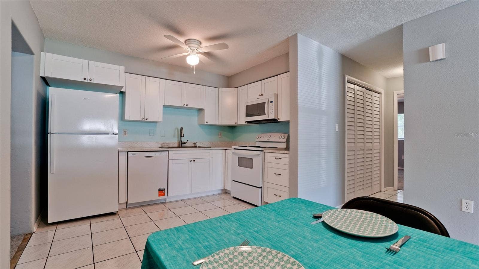 2205 24TH AVENUE W, Bradenton, FL 34205 2205 24TH AVENUE W, Bradenton, FL 34205