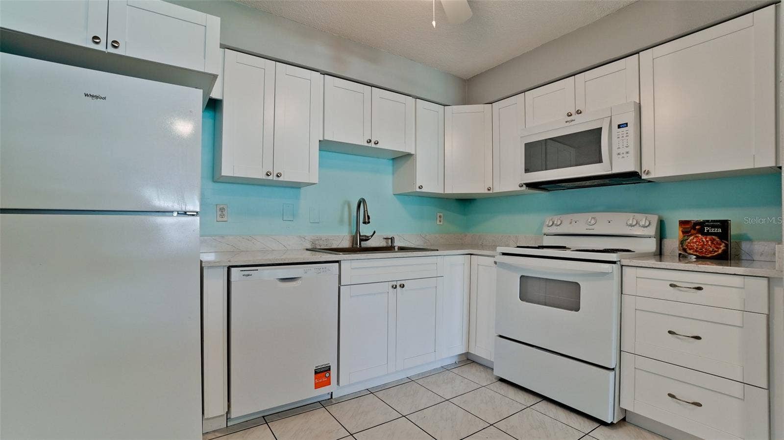 2205 24TH AVENUE W, Bradenton, FL 34205 2205 24TH AVENUE W, Bradenton, FL 34205