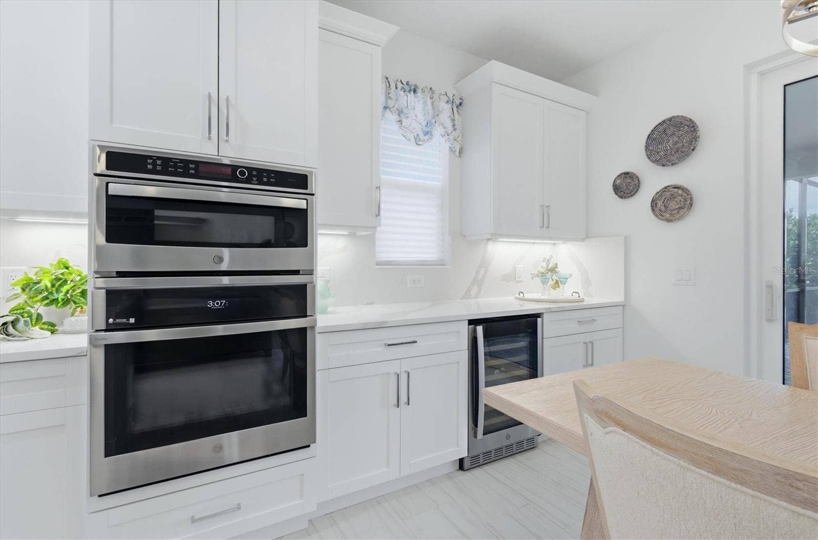 1104 WATERLINE COURT, Sarasota, FL 34240 1104 WATERLINE COURT, Sarasota, FL 34240