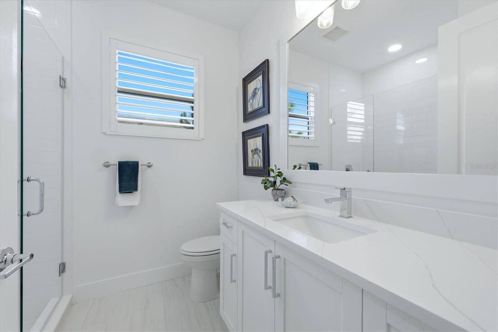 1104 WATERLINE COURT, Sarasota, FL 34240 1104 WATERLINE COURT, Sarasota, FL 34240