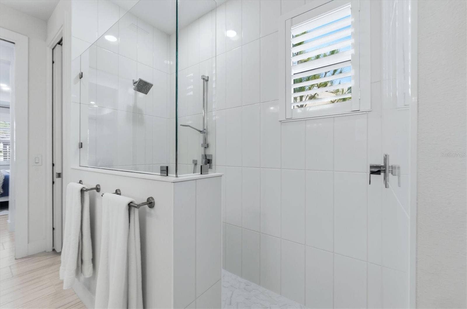 1104 WATERLINE COURT, Sarasota, FL 34240 1104 WATERLINE COURT, Sarasota, FL 34240