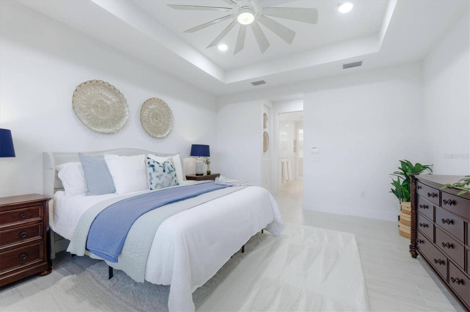 1104 WATERLINE COURT, Sarasota, FL 34240 1104 WATERLINE COURT, Sarasota, FL 34240