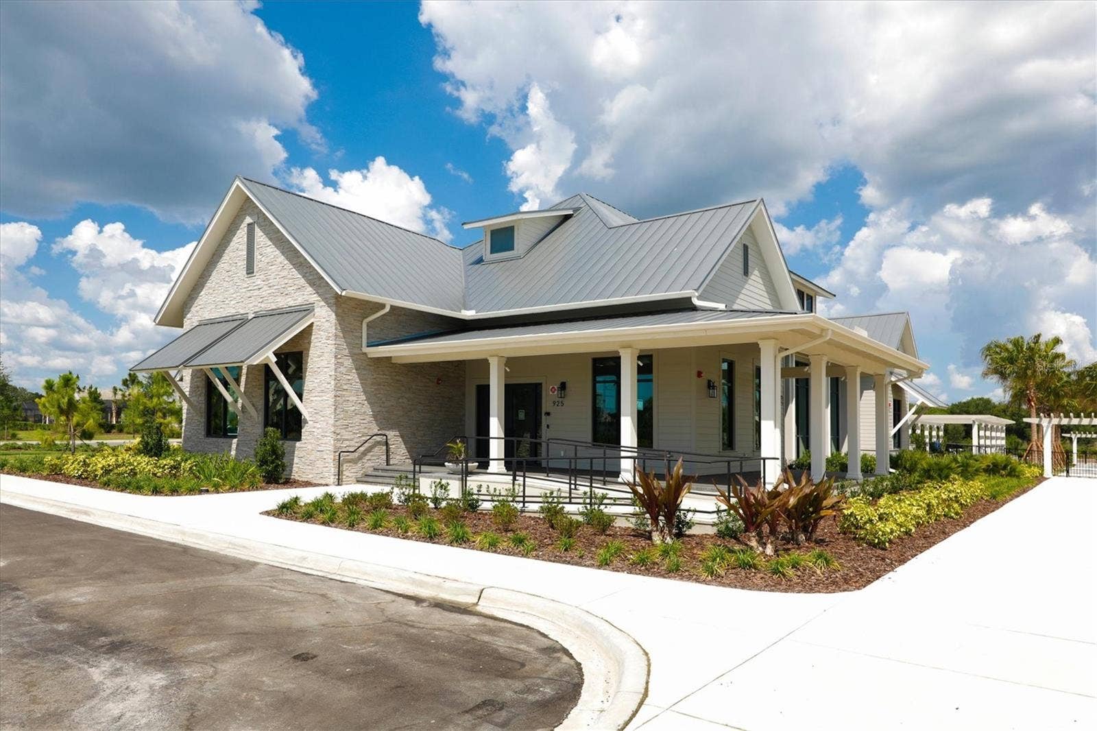 1104 WATERLINE COURT, Sarasota, FL 34240 1104 WATERLINE COURT, Sarasota, FL 34240