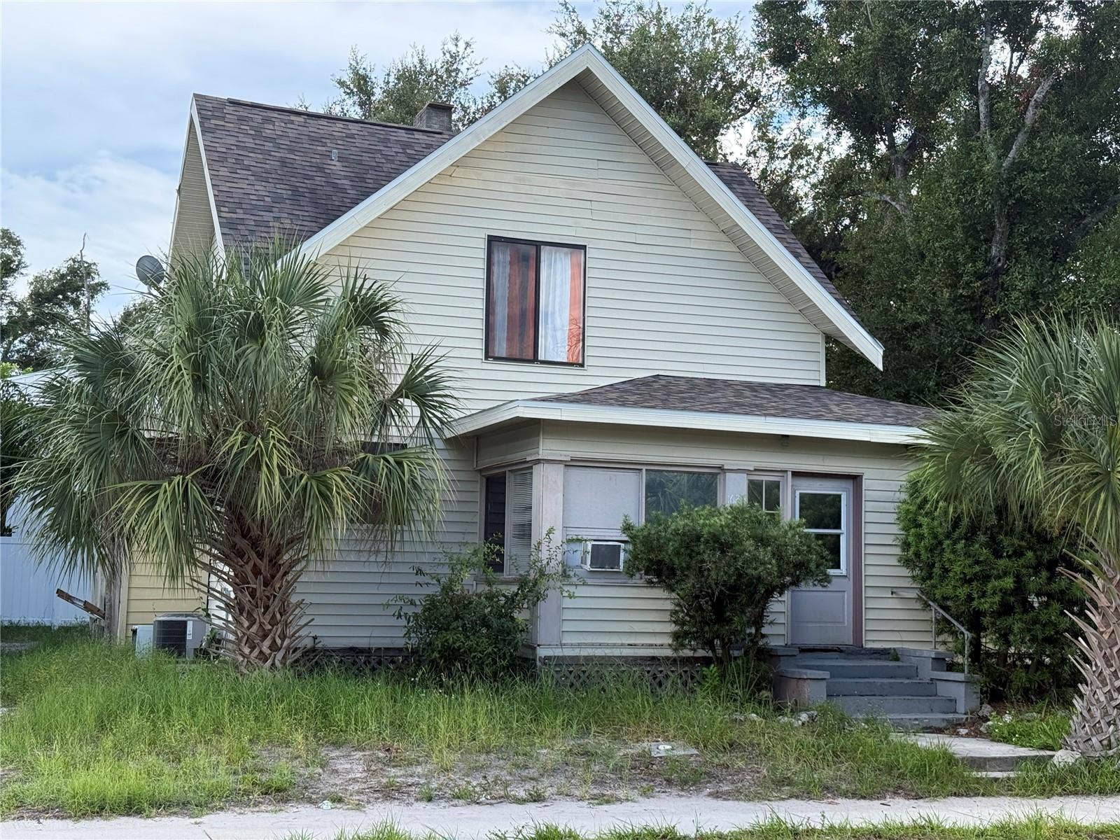 1625 9TH AVENUE W, Bradenton, FL 34205 1625 9TH AVENUE W, Bradenton, FL 34205
