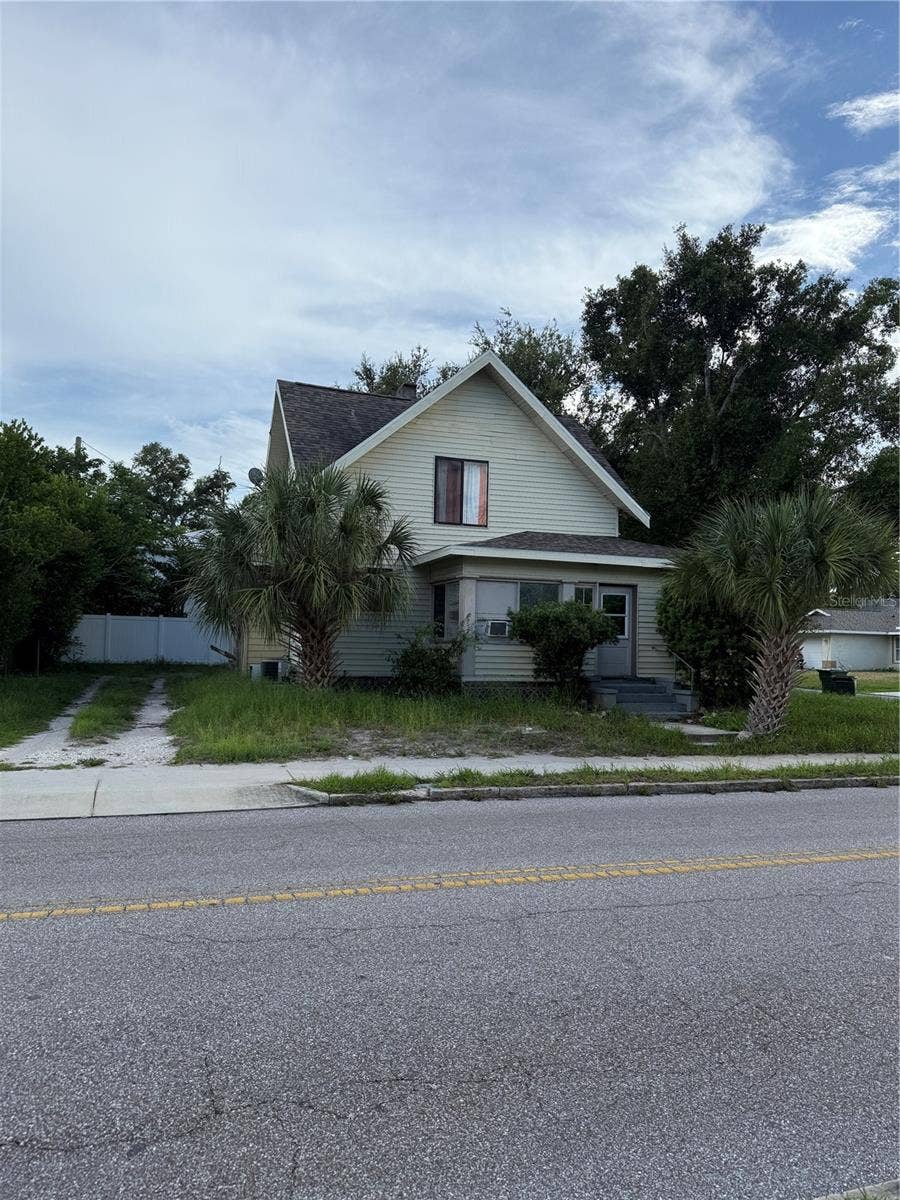 1625 9TH AVENUE W, Bradenton, FL 34205 1625 9TH AVENUE W, Bradenton, FL 34205