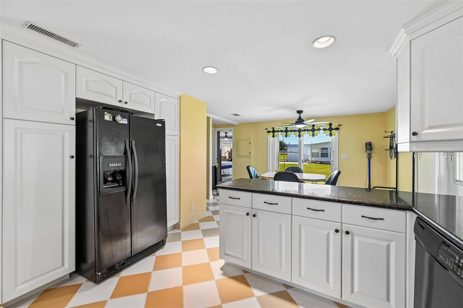 8455 ALBATROSS LANE, Englewood, FL 34224 Open eat-in kitchen
