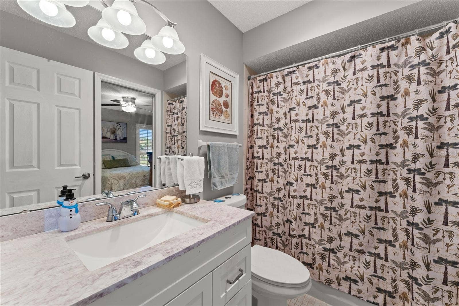 3004 VIVIENDA DRIVE, Bradenton, FL 34207