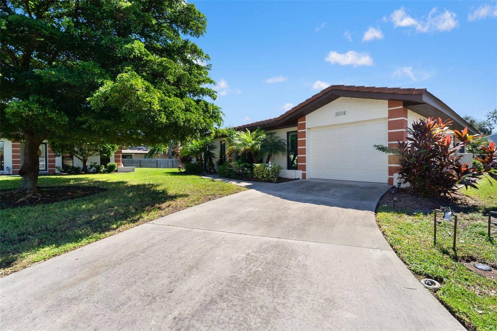 3004 VIVIENDA DRIVE, Bradenton, FL 34207