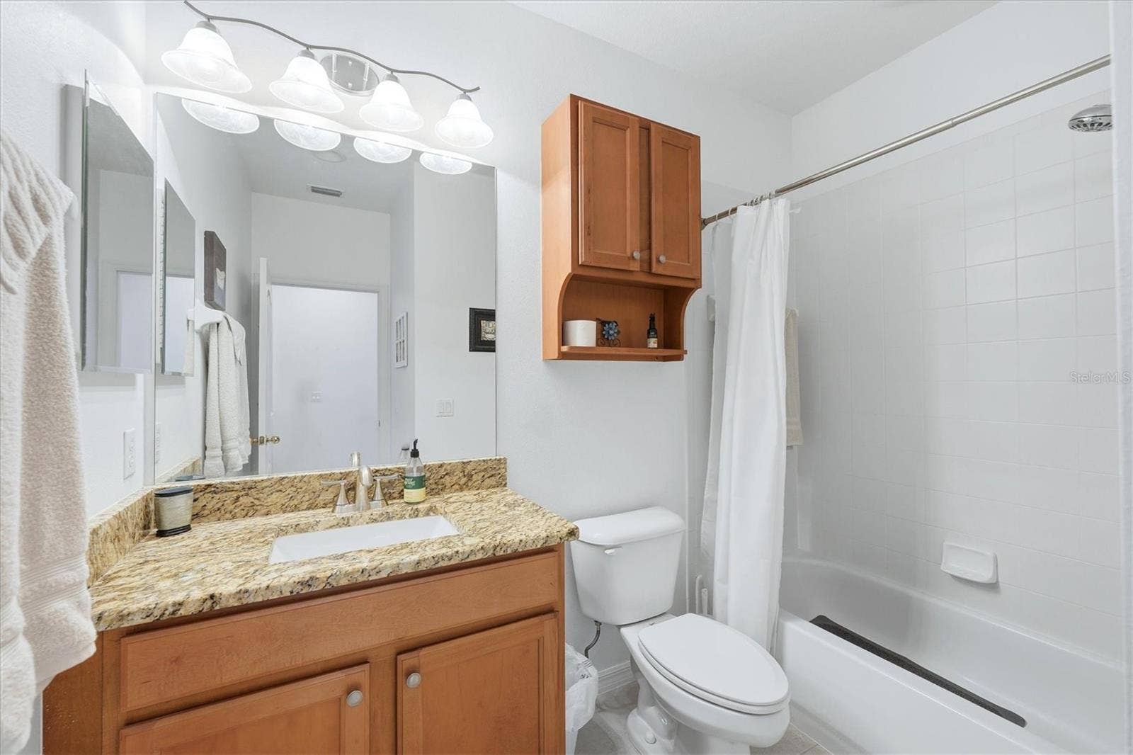 1153 JONAH DRIVE, North Port, FL 34289 Full bathroom off the hallway