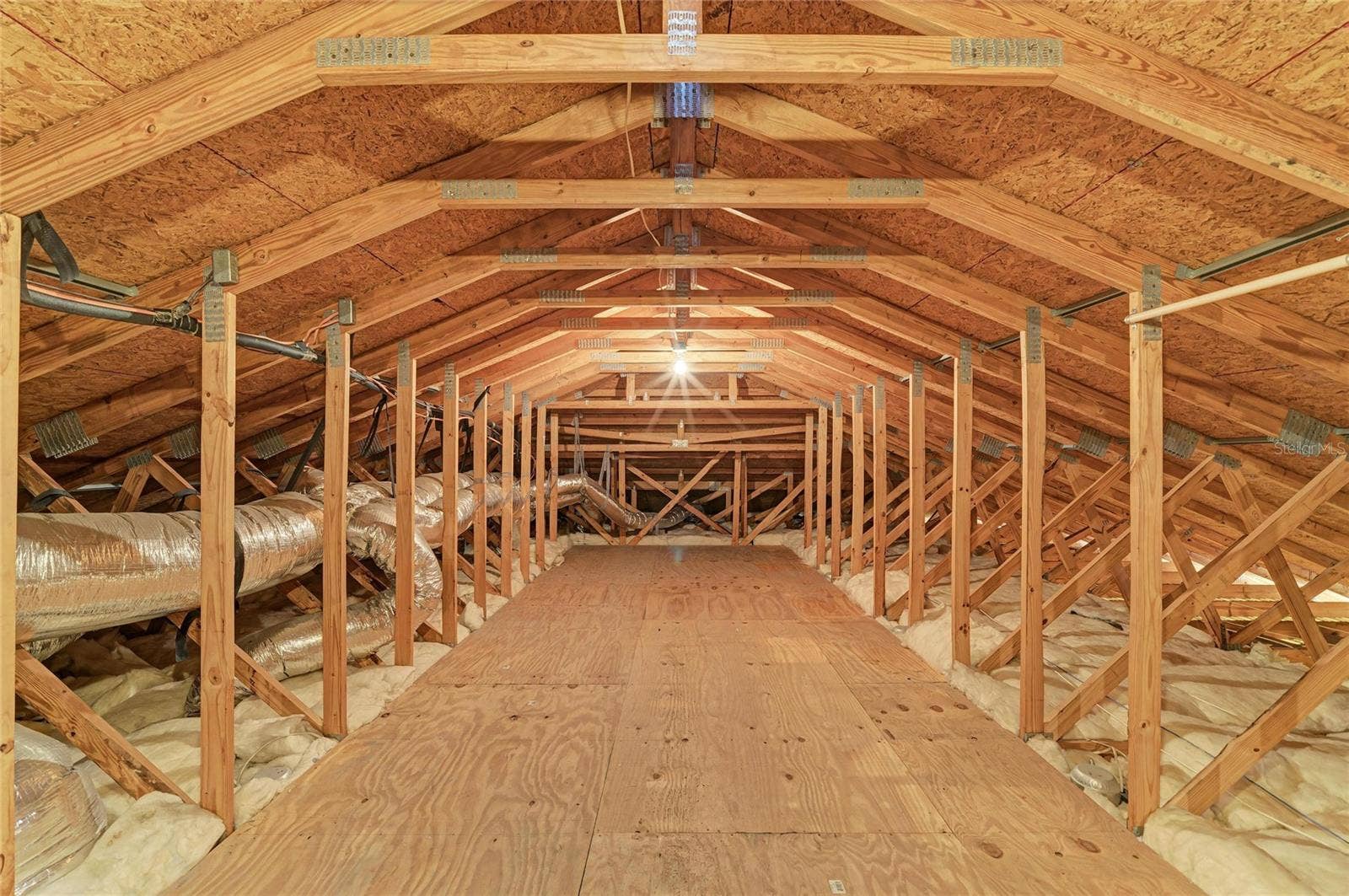 310 13TH AVENUE W, Palmetto, FL 34221 Walk in Attic - storage space+++ or ??