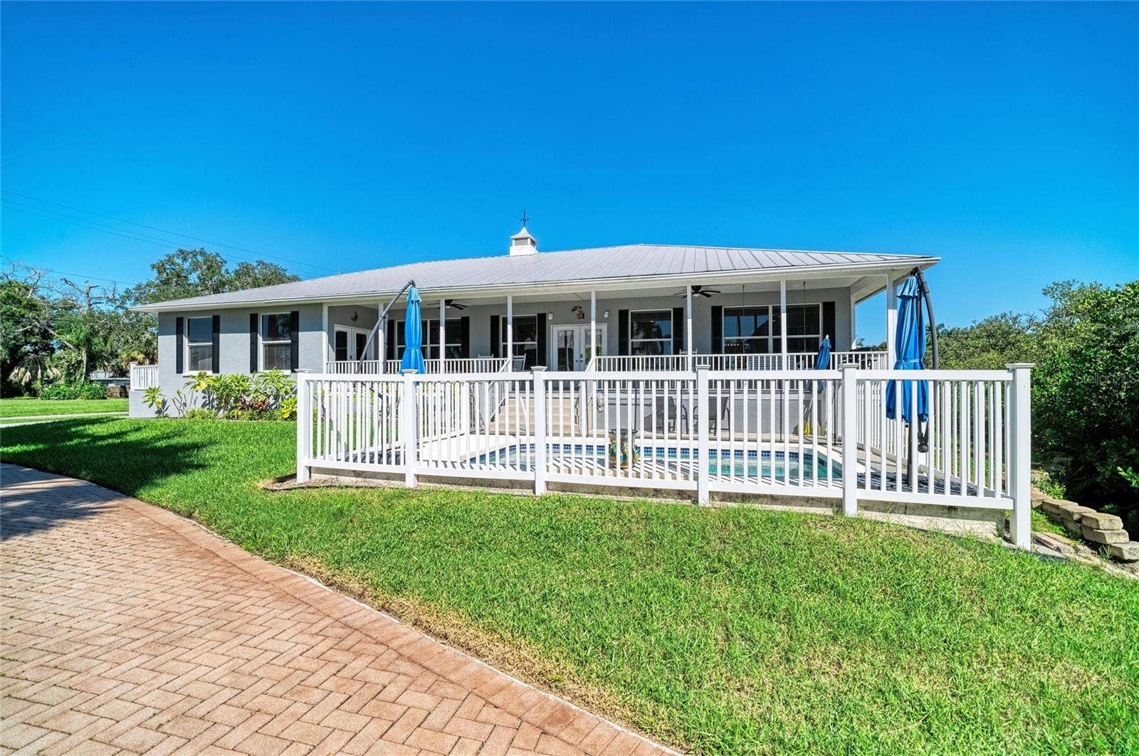 310 13TH AVENUE W, Palmetto, FL 34221 310 13TH AVENUE W, Palmetto, FL 34221