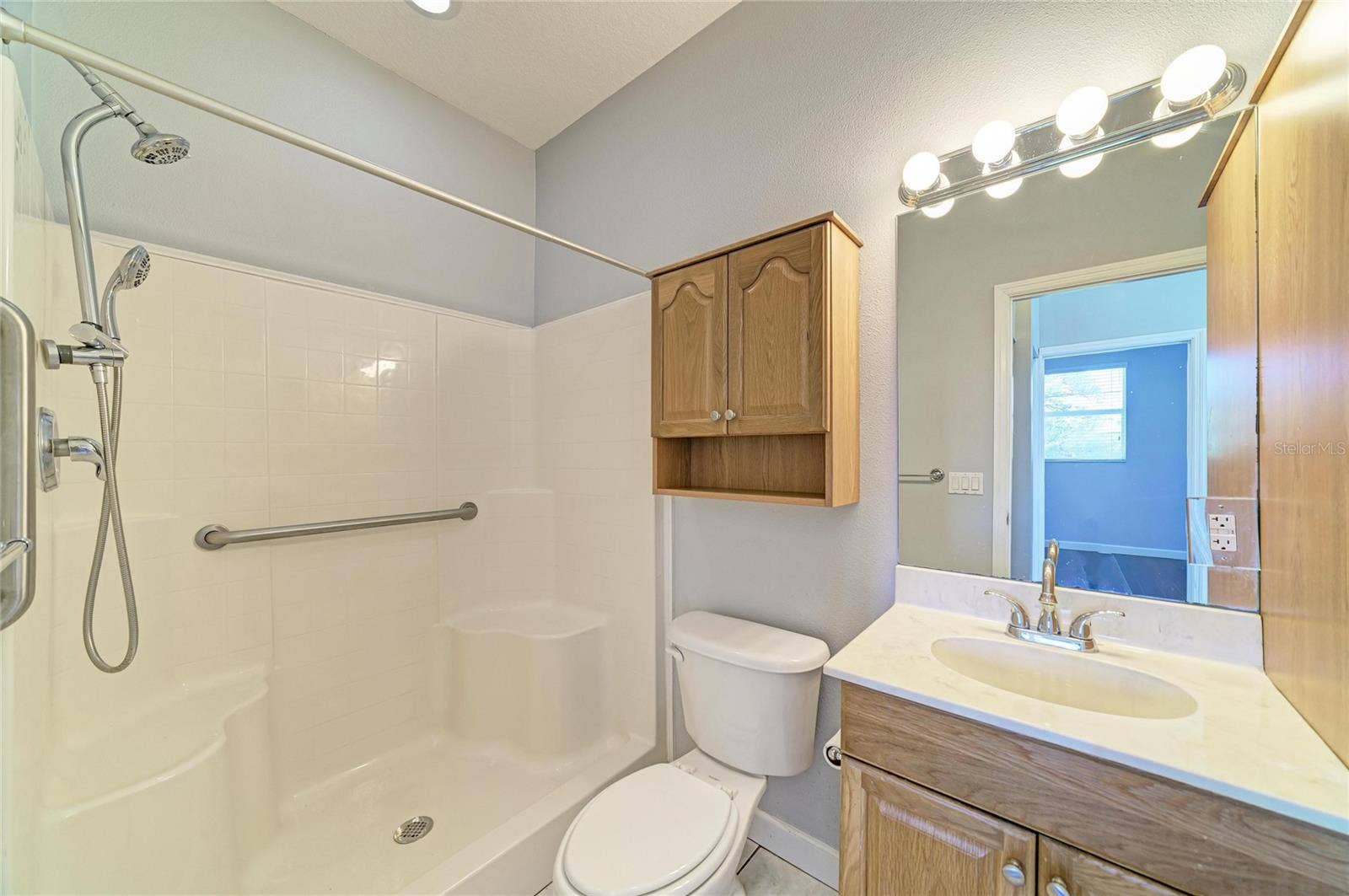 310 13TH AVENUE W, Palmetto, FL 34221 In Law Suite/Apartment Bathroom