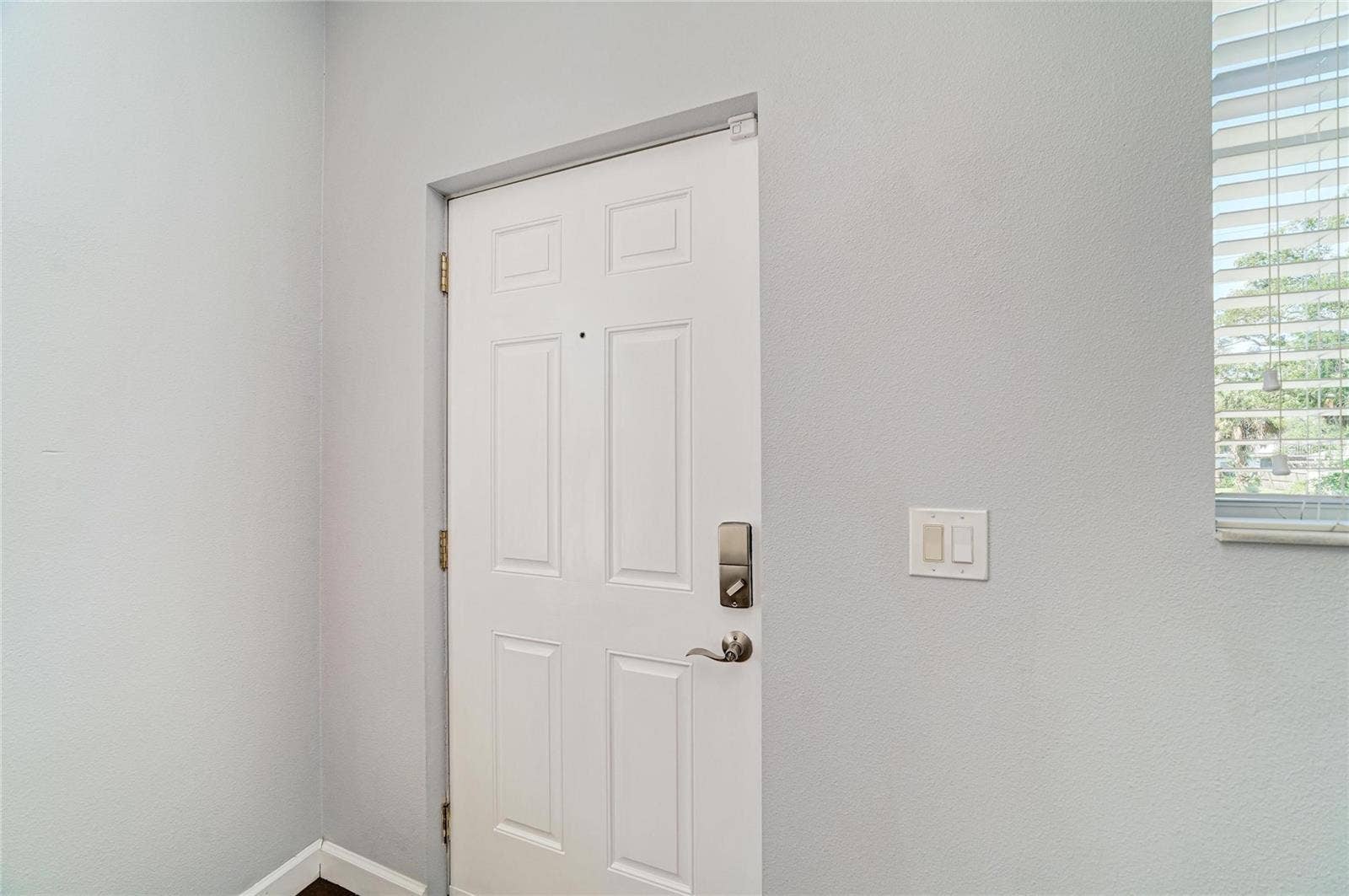 310 13TH AVENUE W, Palmetto, FL 34221 Private entryway to Law Suite/Apartment
