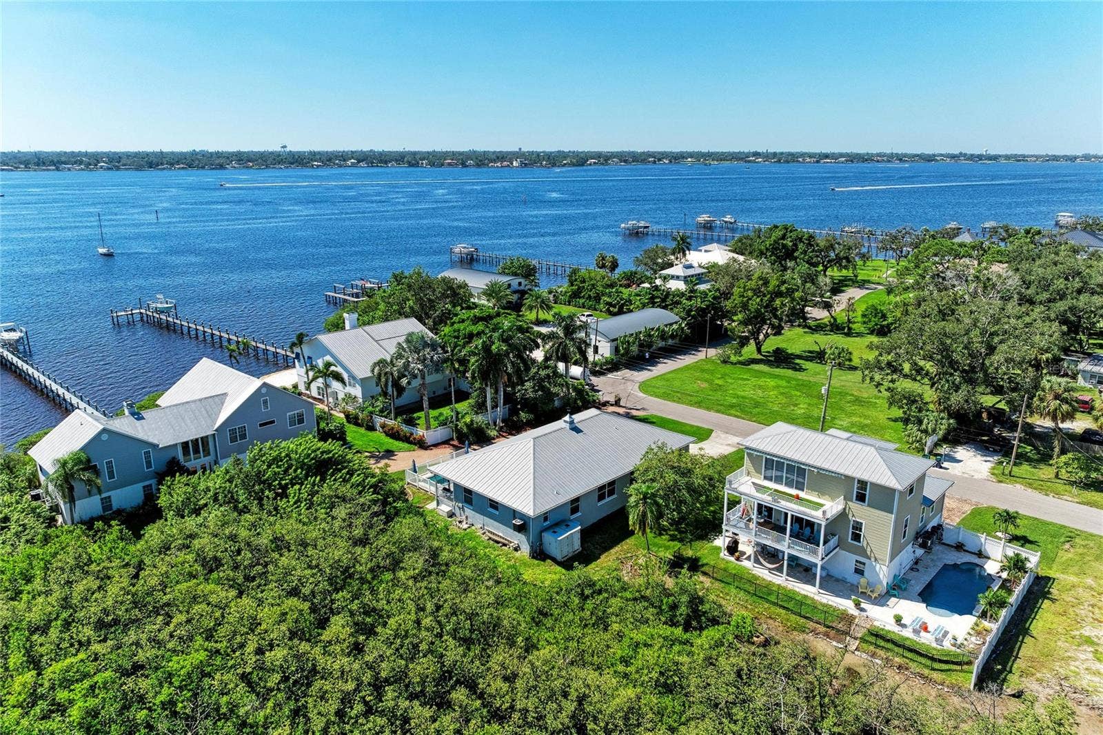 310 13TH AVENUE W, Palmetto, FL 34221 310 13TH AVENUE W, Palmetto, FL 34221