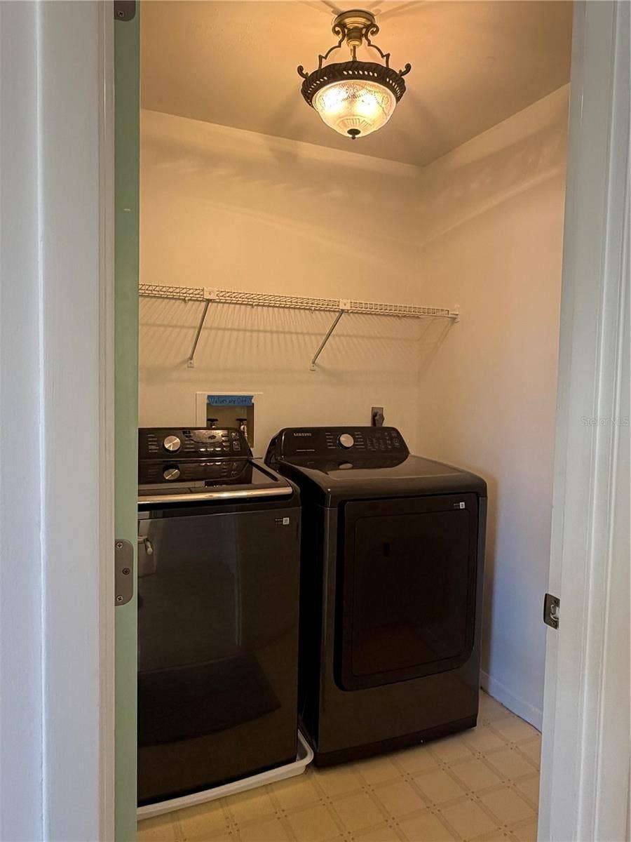 5387 HUNTINGWOOD COURT, #4, Sarasota, FL 34235 5387 HUNTINGWOOD COURT, #4, Sarasota, FL 34235