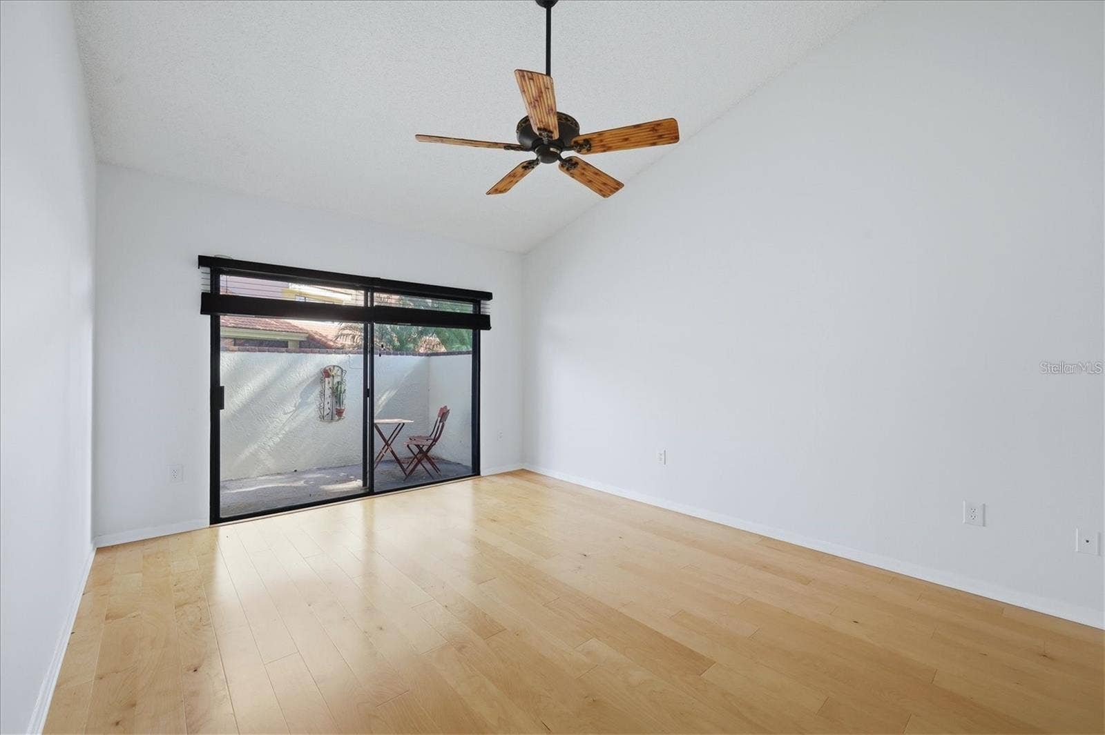 5387 HUNTINGWOOD COURT, #4, Sarasota, FL 34235 5387 HUNTINGWOOD COURT, #4, Sarasota, FL 34235