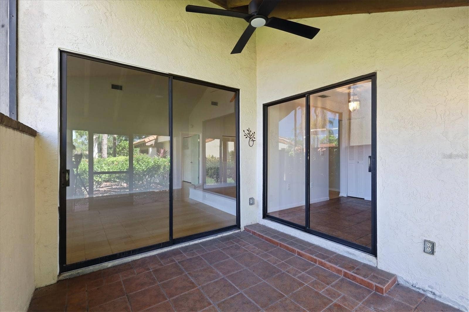 5387 HUNTINGWOOD COURT, #4, Sarasota, FL 34235 5387 HUNTINGWOOD COURT, #4, Sarasota, FL 34235