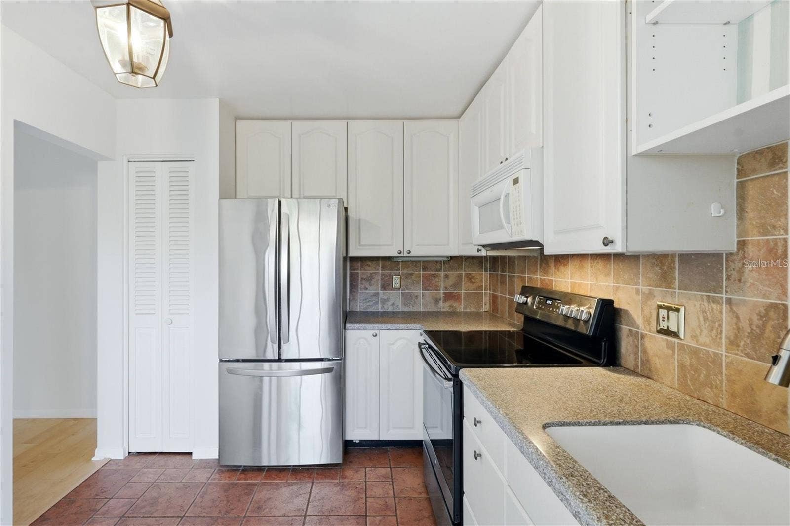 5387 HUNTINGWOOD COURT, #4, Sarasota, FL 34235 5387 HUNTINGWOOD COURT, #4, Sarasota, FL 34235