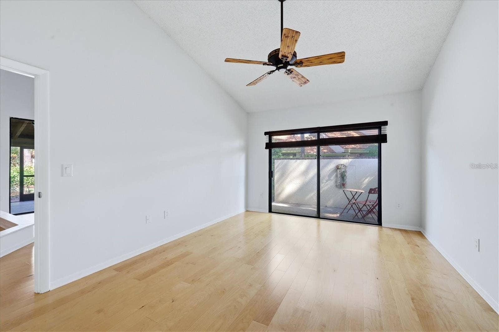 5387 HUNTINGWOOD COURT, #4, Sarasota, FL 34235 5387 HUNTINGWOOD COURT, #4, Sarasota, FL 34235