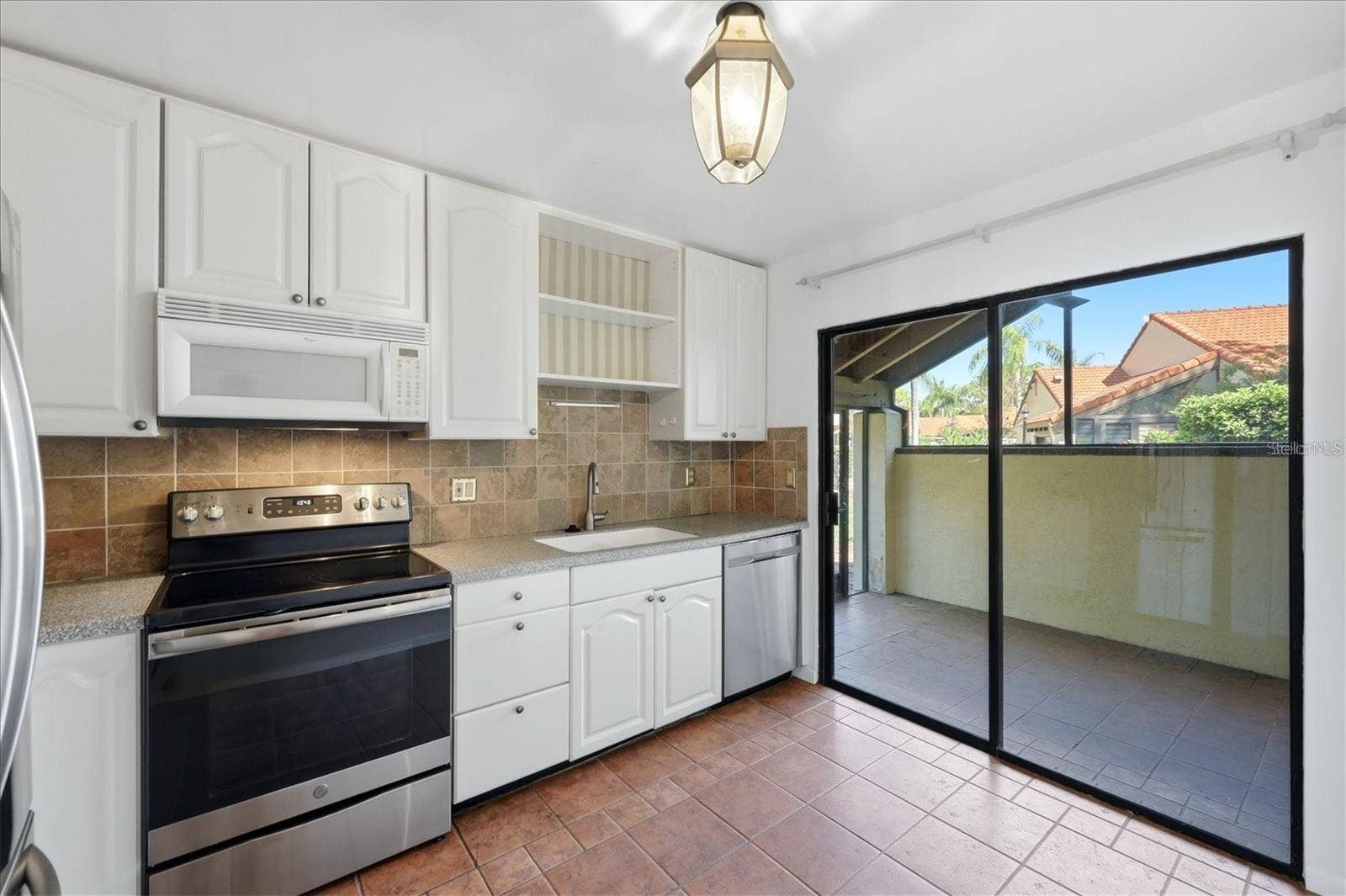 5387 HUNTINGWOOD COURT, #4, Sarasota, FL 34235 5387 HUNTINGWOOD COURT, #4, Sarasota, FL 34235