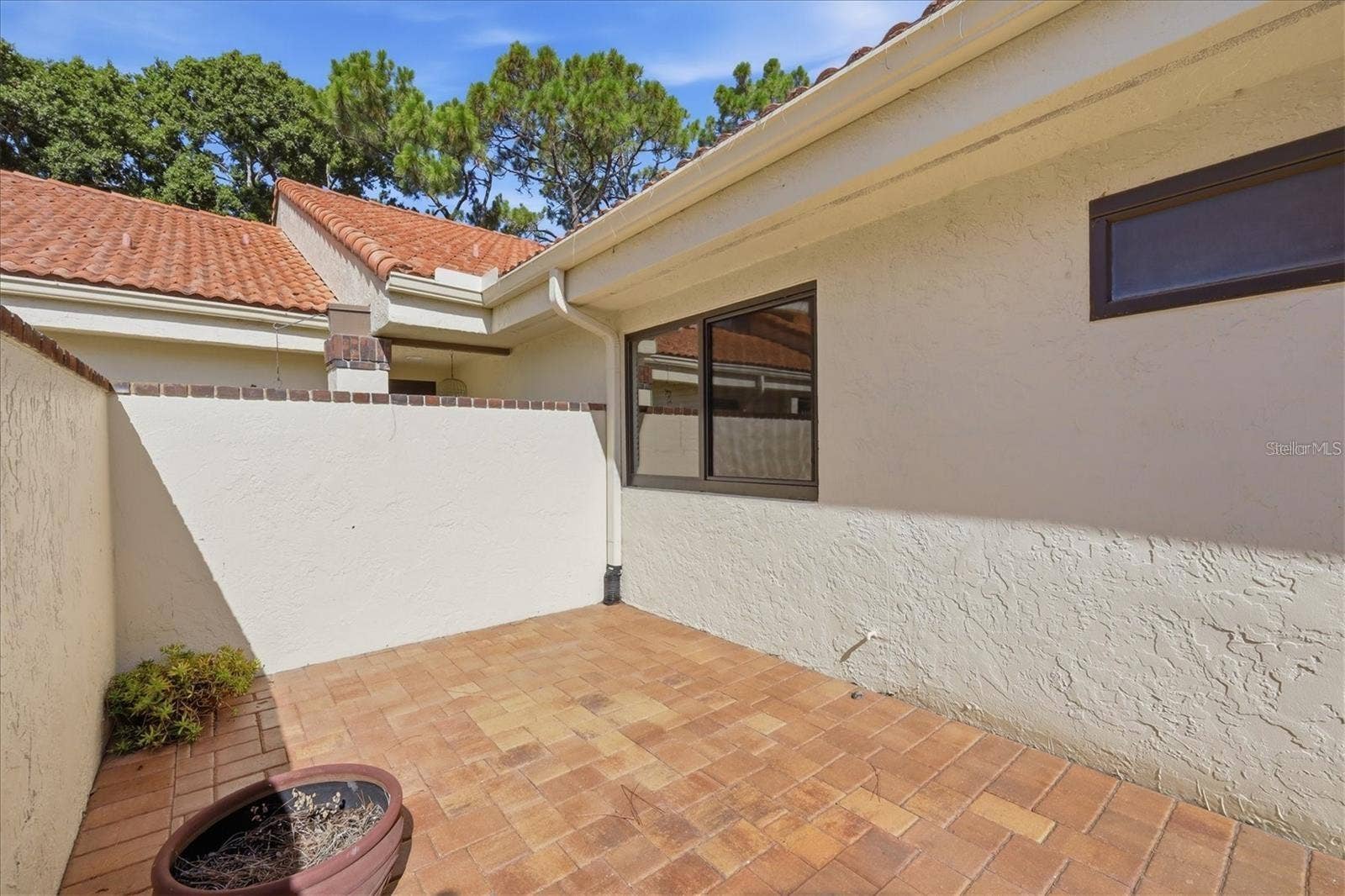5387 HUNTINGWOOD COURT, #4, Sarasota, FL 34235 5387 HUNTINGWOOD COURT, #4, Sarasota, FL 34235