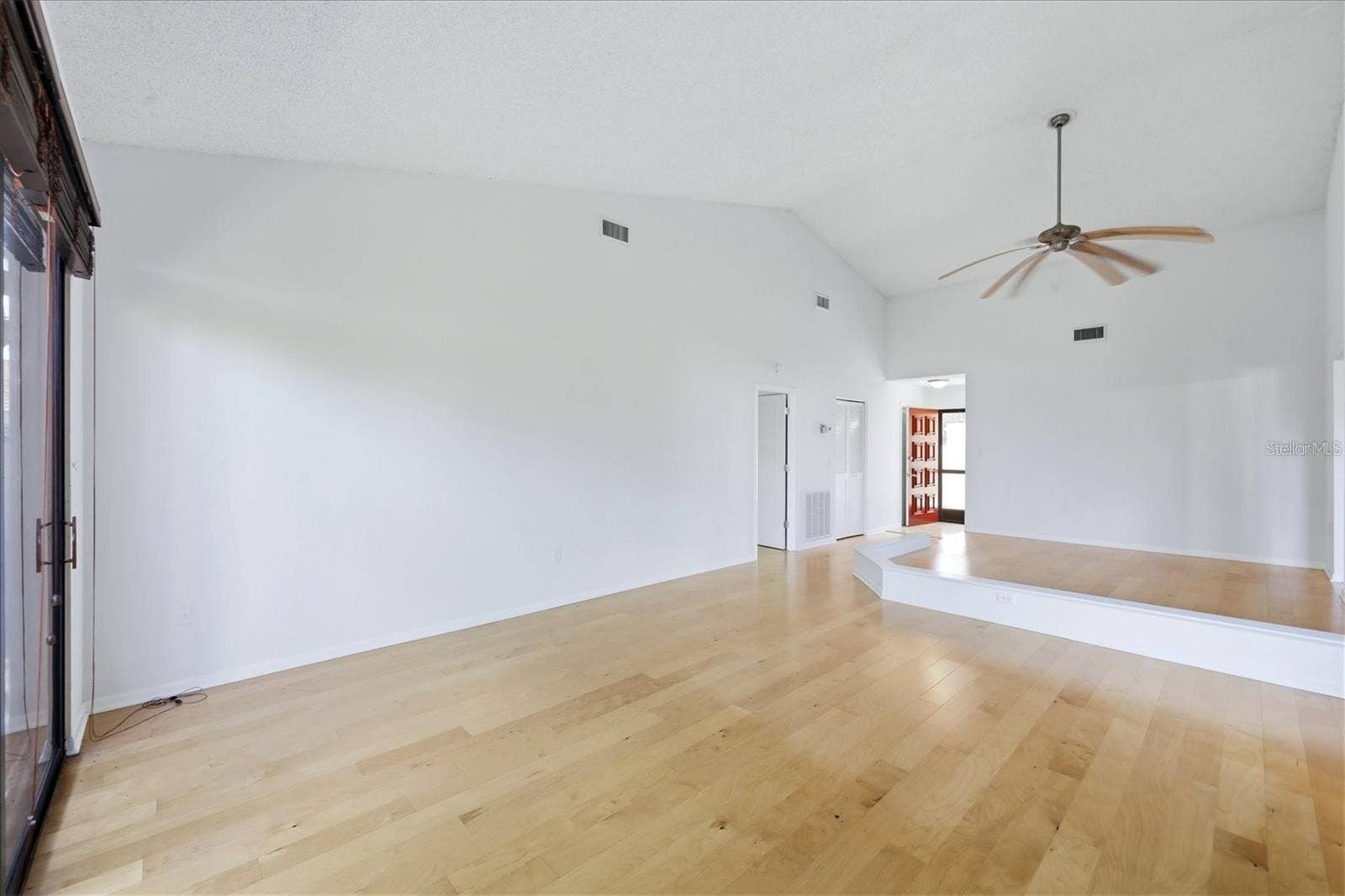 5387 HUNTINGWOOD COURT, #4, Sarasota, FL 34235 5387 HUNTINGWOOD COURT, #4, Sarasota, FL 34235