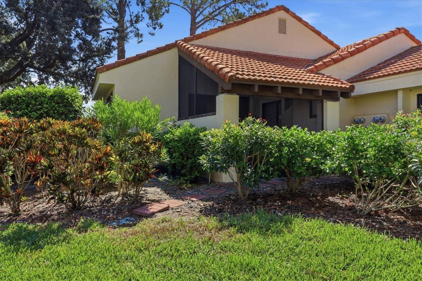 5387 HUNTINGWOOD COURT, #4, Sarasota, FL 34235 5387 HUNTINGWOOD COURT, #4, Sarasota, FL 34235