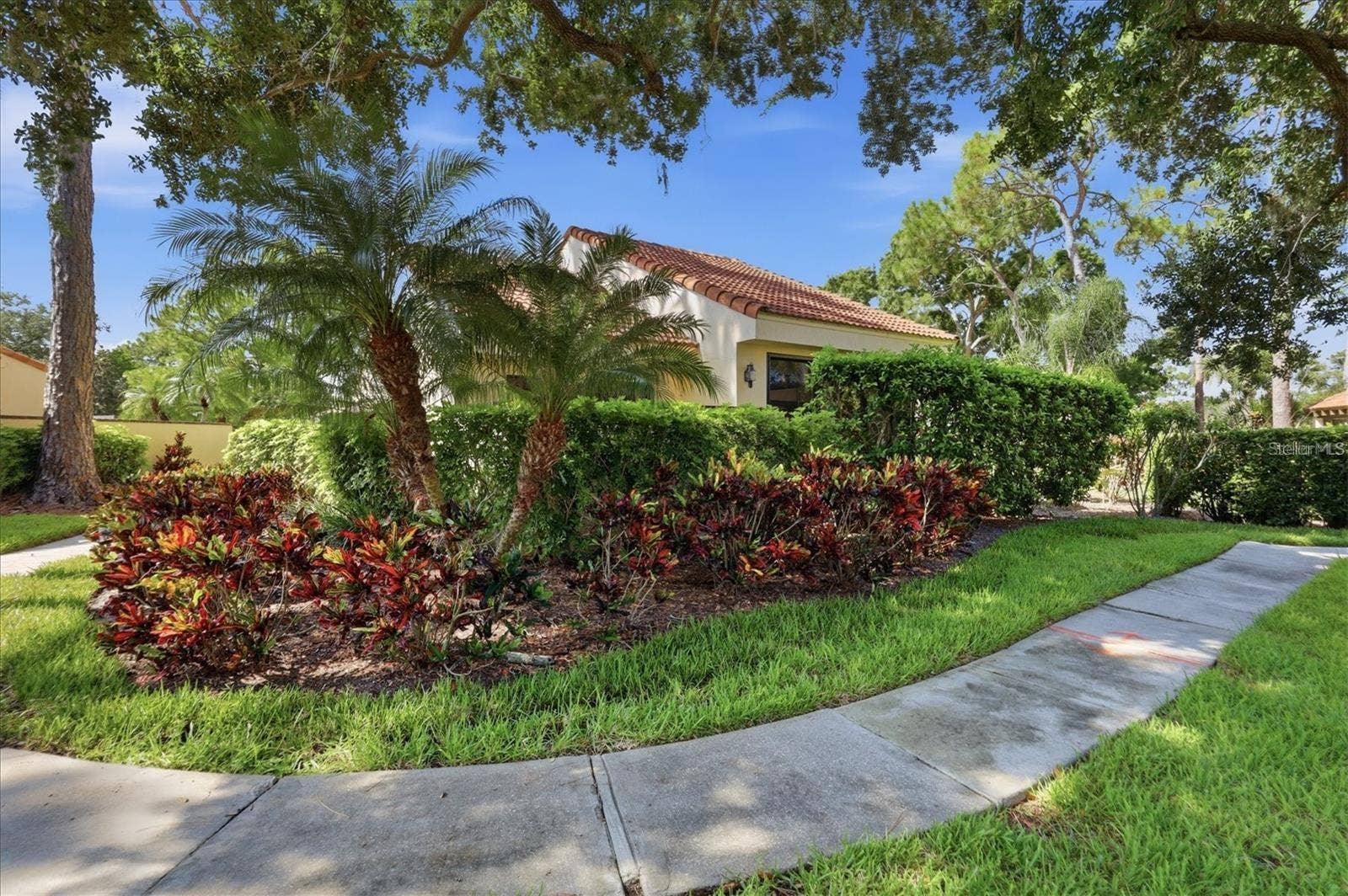 5387 HUNTINGWOOD COURT, #4, Sarasota, FL 34235 5387 HUNTINGWOOD COURT, #4, Sarasota, FL 34235