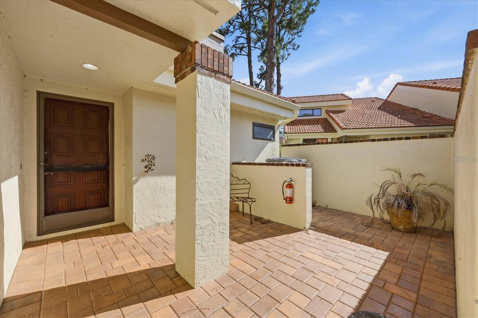 5387 HUNTINGWOOD COURT, #4, Sarasota, FL 34235 5387 HUNTINGWOOD COURT, #4, Sarasota, FL 34235