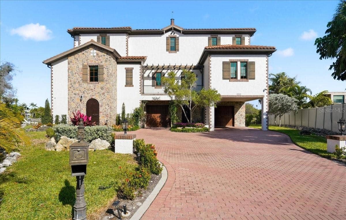 315 S SHORE DRIVE, Sarasota, FL 34234 315 S SHORE DRIVE, Sarasota, FL 34234