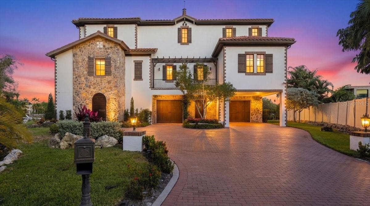 315 S SHORE DRIVE, Sarasota, FL 34234 315 S SHORE DRIVE, Sarasota, FL 34234