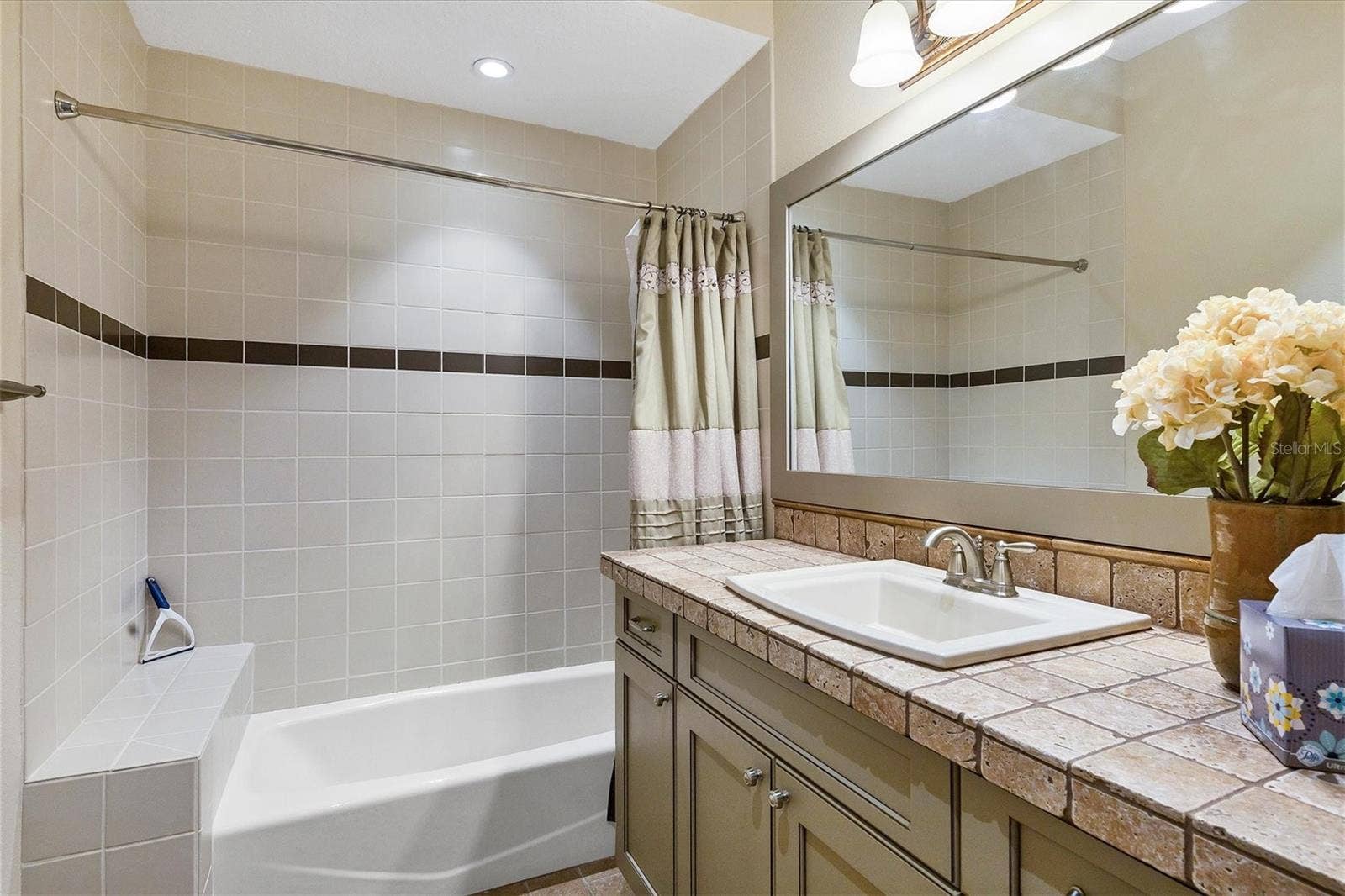 315 S SHORE DRIVE, Sarasota, FL 34234 315 S SHORE DRIVE, Sarasota, FL 34234