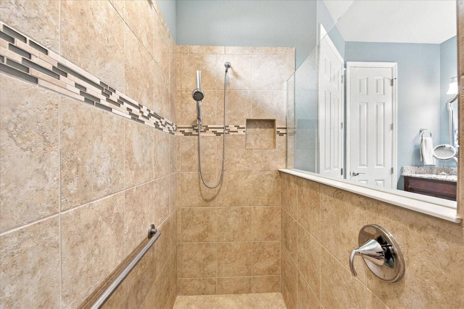 6808 CHESTER TRAIL, Bradenton, FL 34202 6808 CHESTER TRAIL, Bradenton, FL 34202