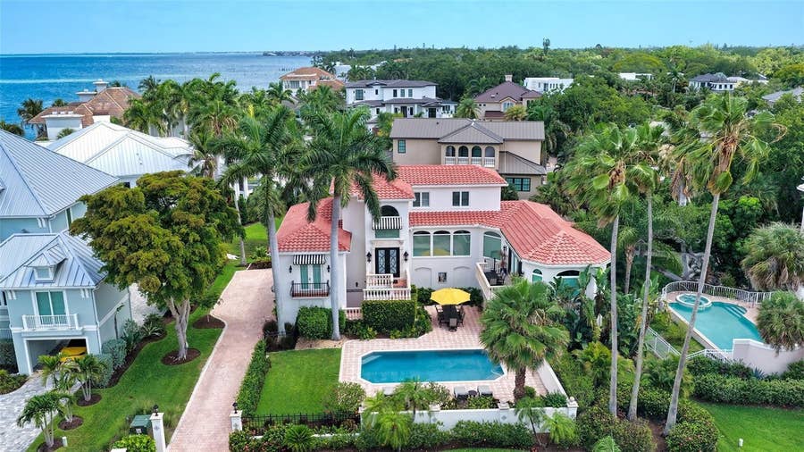 Property photo for 1023 TOCOBAGA LANE, Sarasota, FL