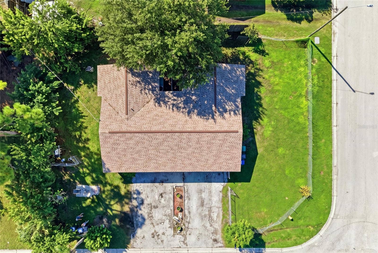 6116 10TH STREET E, Bradenton, FL 34203 6116 10TH STREET E, Bradenton, FL 34203