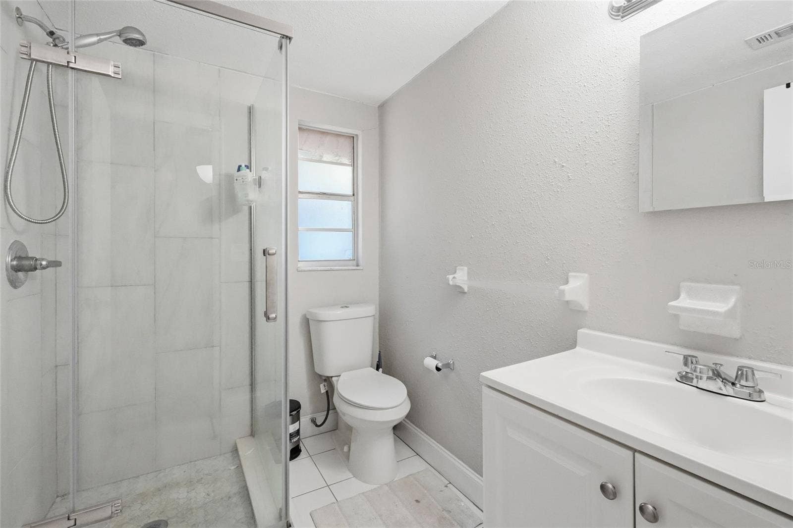6116 10TH STREET E, Bradenton, FL 34203 6116 10TH STREET E, Bradenton, FL 34203