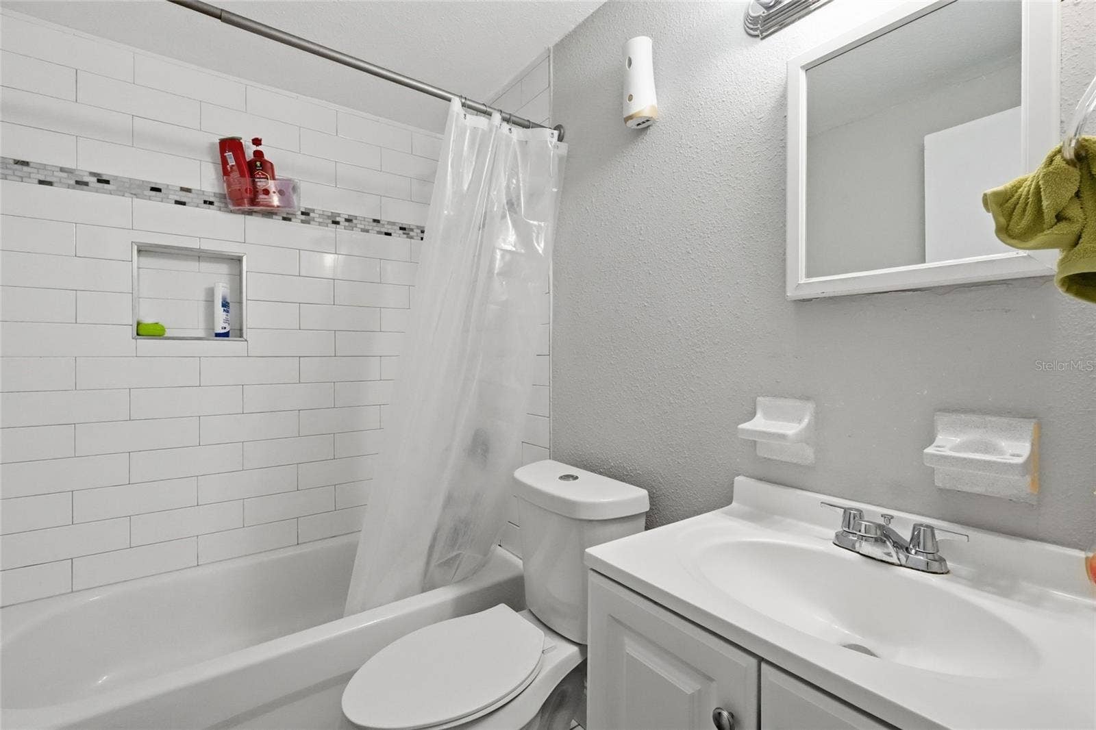6116 10TH STREET E, Bradenton, FL 34203 6116 10TH STREET E, Bradenton, FL 34203