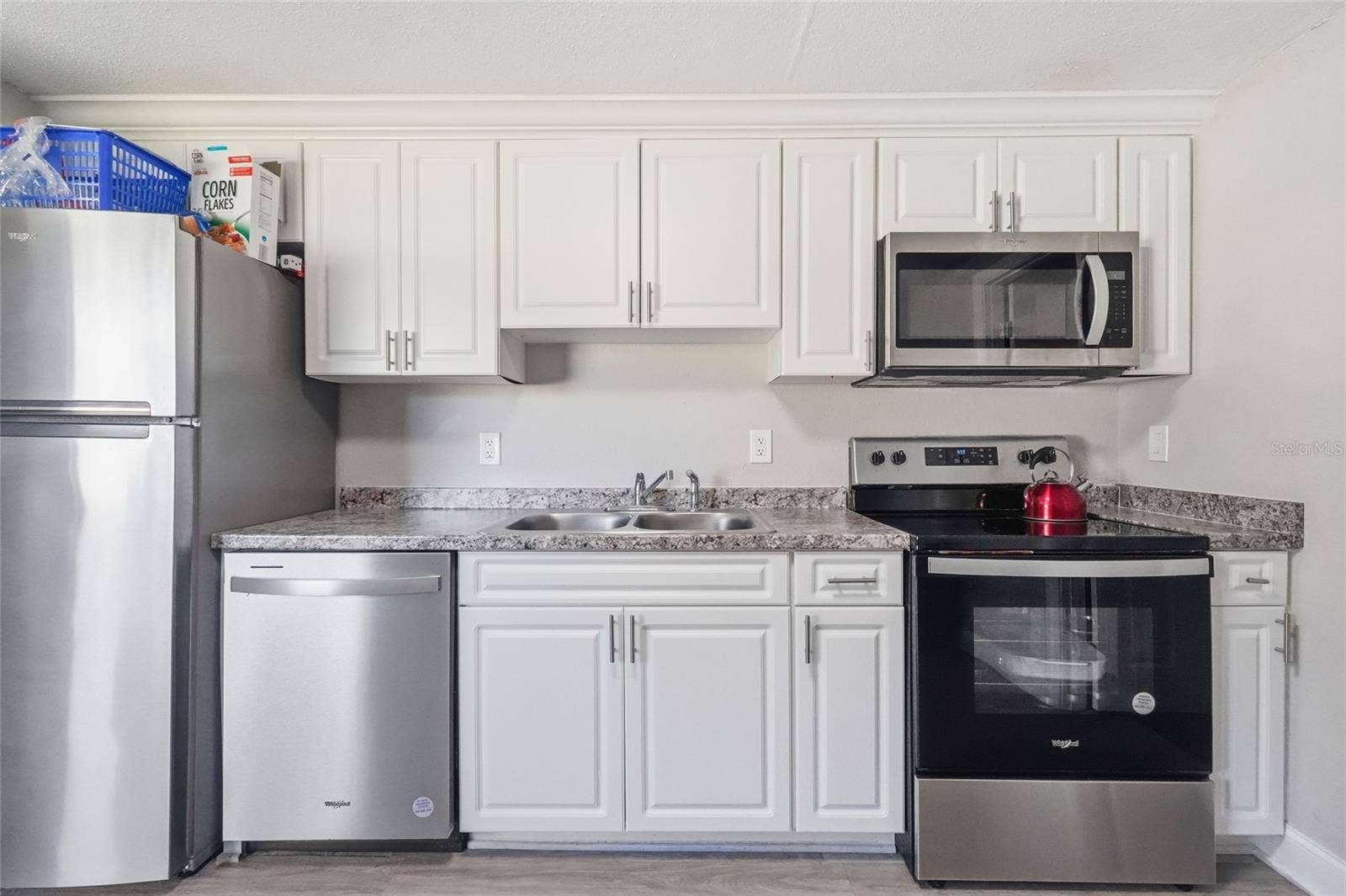6116 10TH STREET E, Bradenton, FL 34203 6116 10TH STREET E, Bradenton, FL 34203