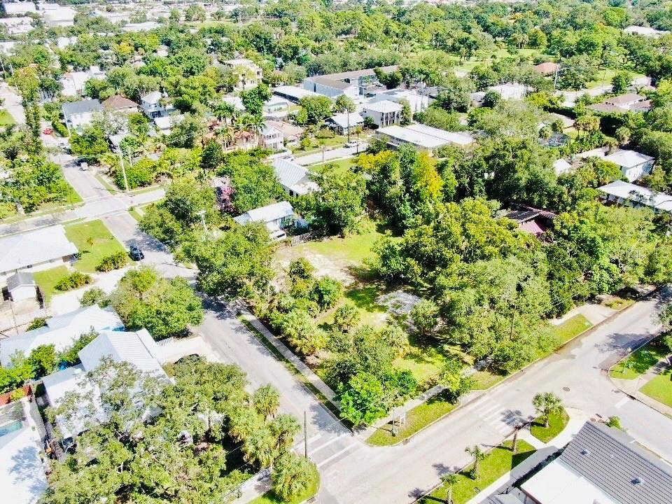 1705 6TH STREET, Sarasota, FL 34236 1705 6TH STREET, Sarasota, FL 34236