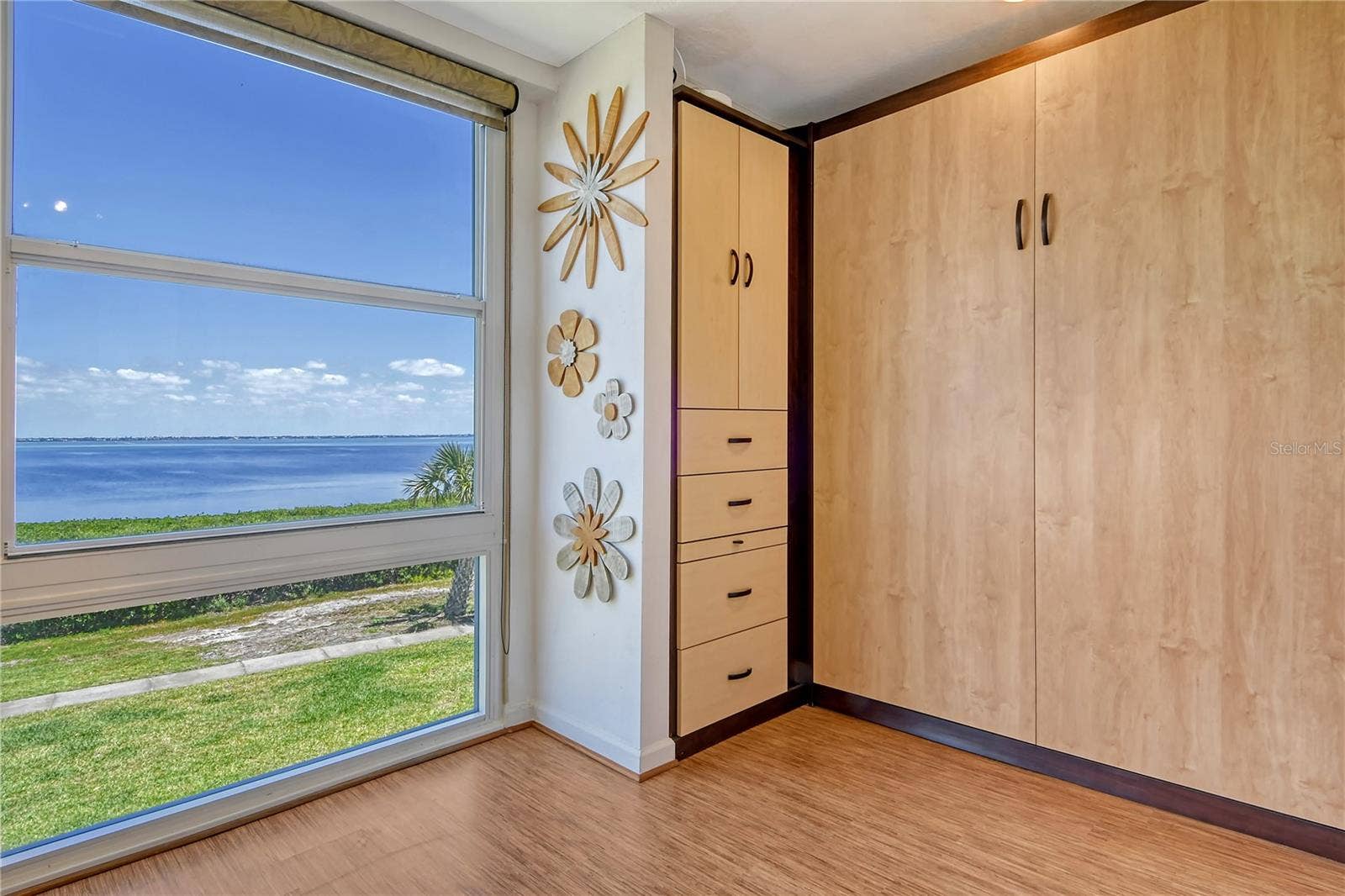 4800 GULF OF MEXICO DRIVE, #205, Longboat Key, FL 34228 Florida Room Including Queen Murphy Bed & Guest Closet/Drawers!