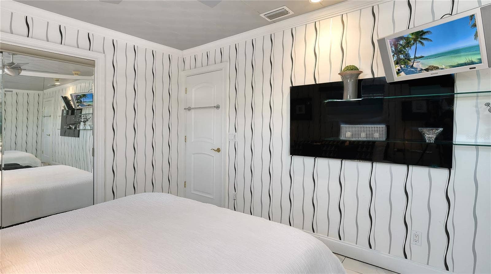 5320 GULF OF MEXICO DRIVE, #101, Longboat Key, FL 34228 5320 GULF OF MEXICO DRIVE, #101, Longboat Key, FL 34228