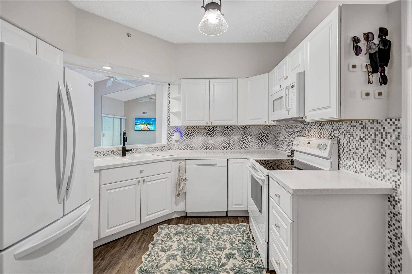5520 FAIR OAKS STREET, #19A, Bradenton, FL 34203 5520 FAIR OAKS STREET, #19A, Bradenton, FL 34203