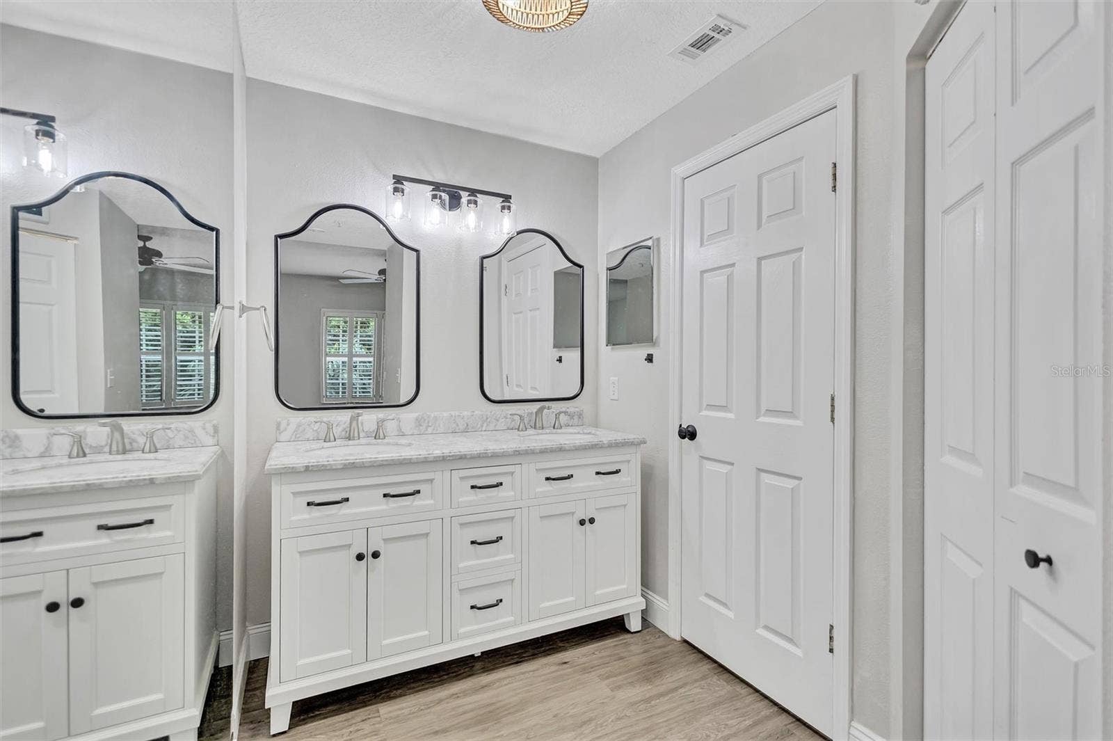 5520 FAIR OAKS STREET, #19A, Bradenton, FL 34203 5520 FAIR OAKS STREET, #19A, Bradenton, FL 34203